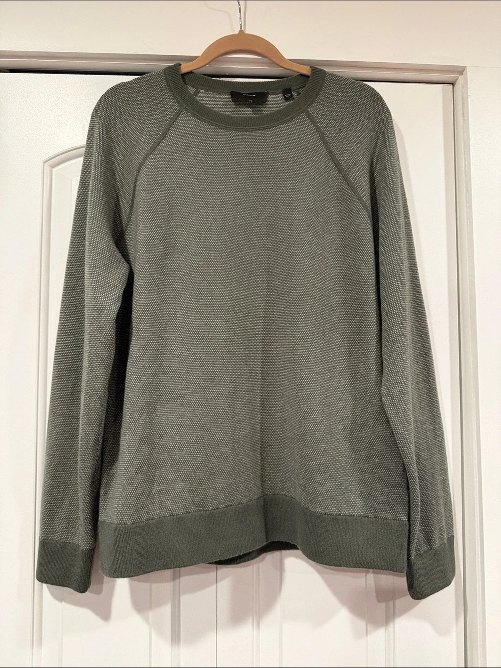 Vince cashmere wool blend Crewneck Sweater in‎ Olive with Dark Trim large